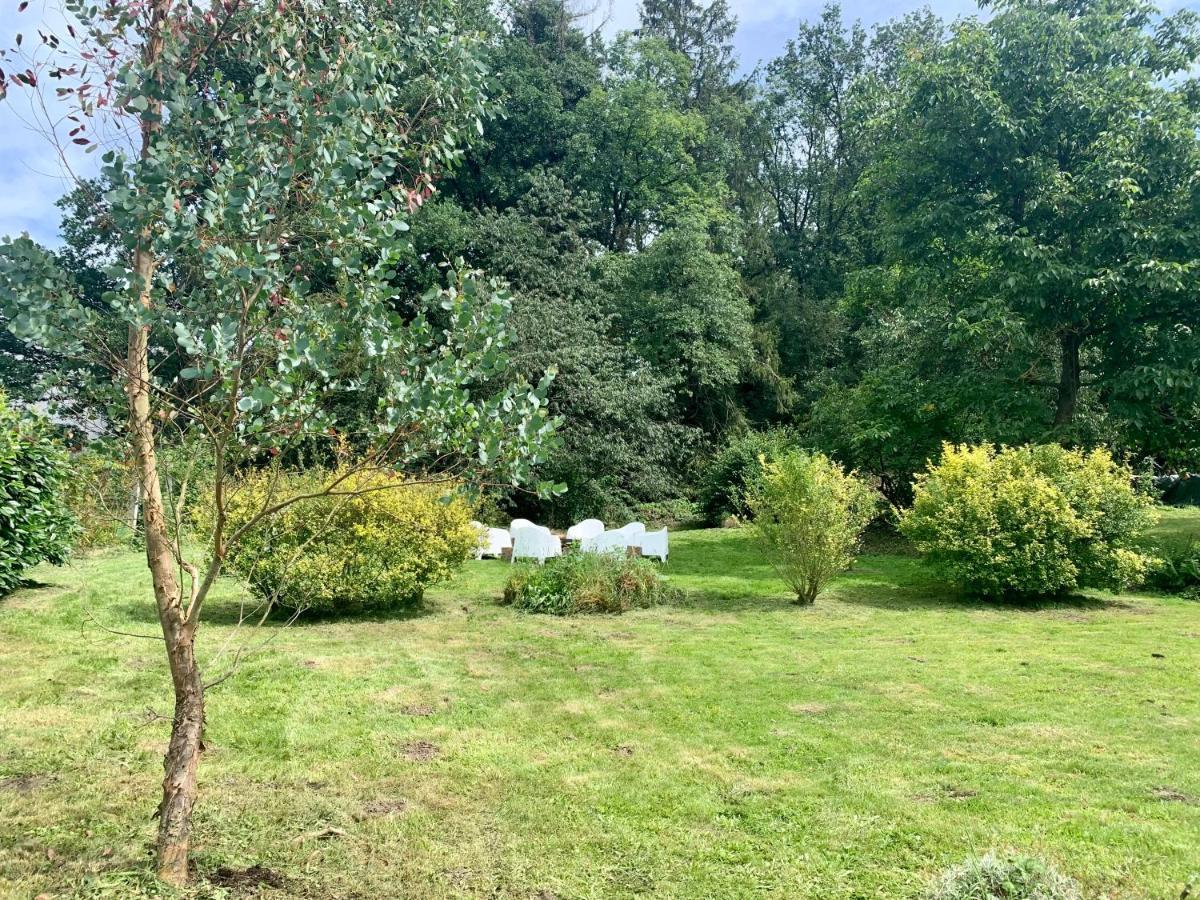 Gezellige Villa Met Open Haard En Zonnige Tuin. Doische Exteriér fotografie